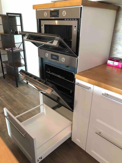 Stylisches Maybach Appartement Mit Terrasse Fuer 5 Personen, 5 Betten, Grosse Kochinsel, Homeoffice Mit 250Mbit Wlan Aidlingen Dış mekan fotoğraf
