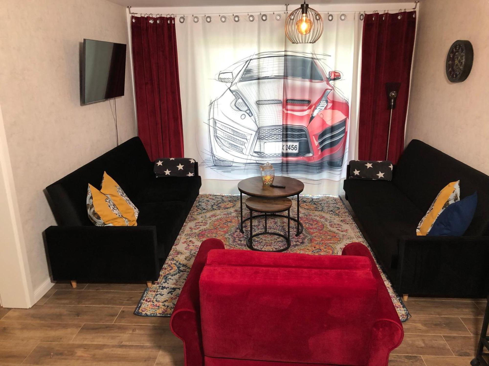 Stylisches Maybach Appartement Mit Terrasse Fuer 5 Personen, 5 Betten, Grosse Kochinsel, Homeoffice Mit 250Mbit Wlan Aidlingen Dış mekan fotoğraf