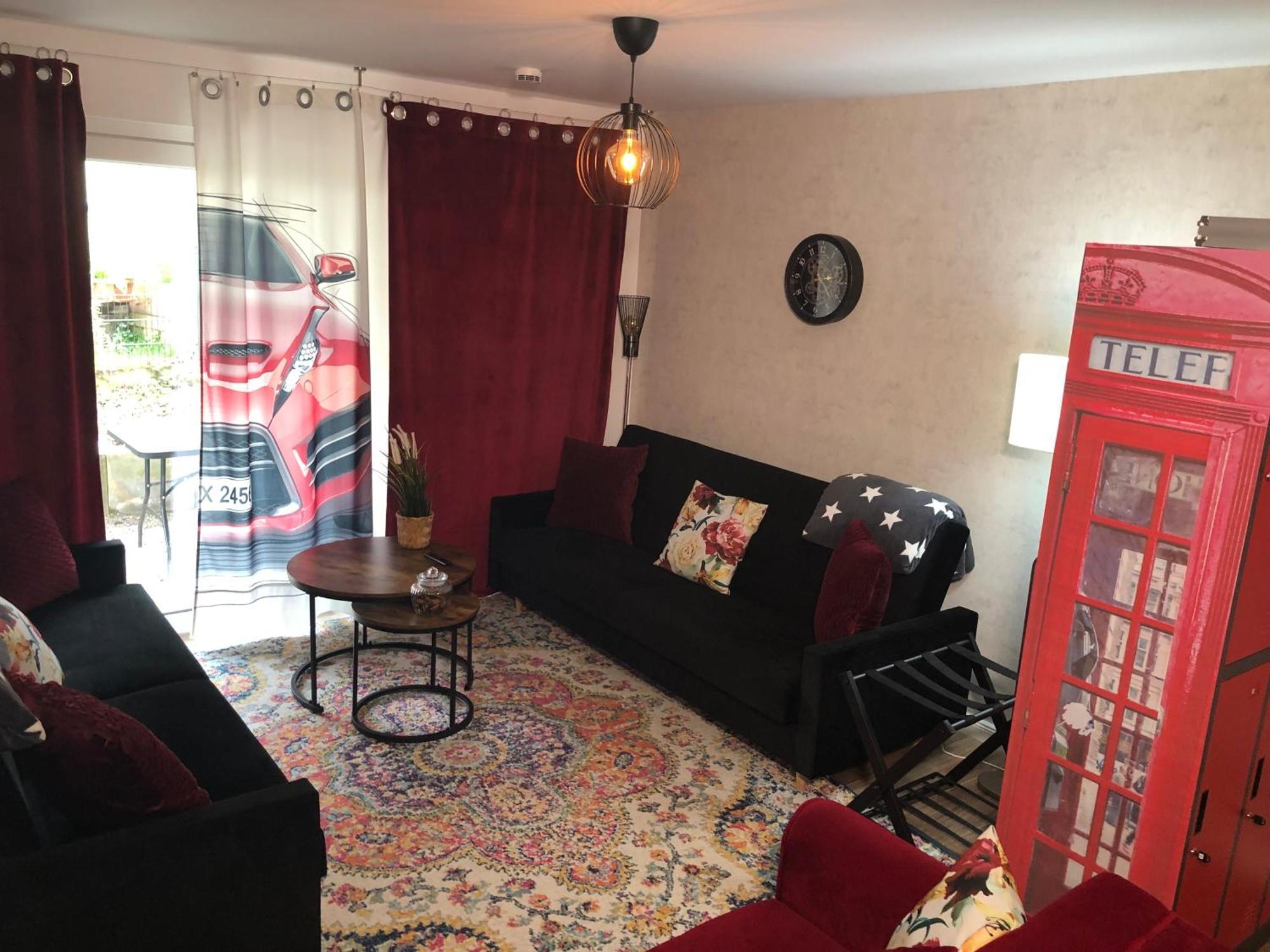 Stylisches Maybach Appartement Mit Terrasse Fuer 5 Personen, 5 Betten, Grosse Kochinsel, Homeoffice Mit 250Mbit Wlan Aidlingen Dış mekan fotoğraf