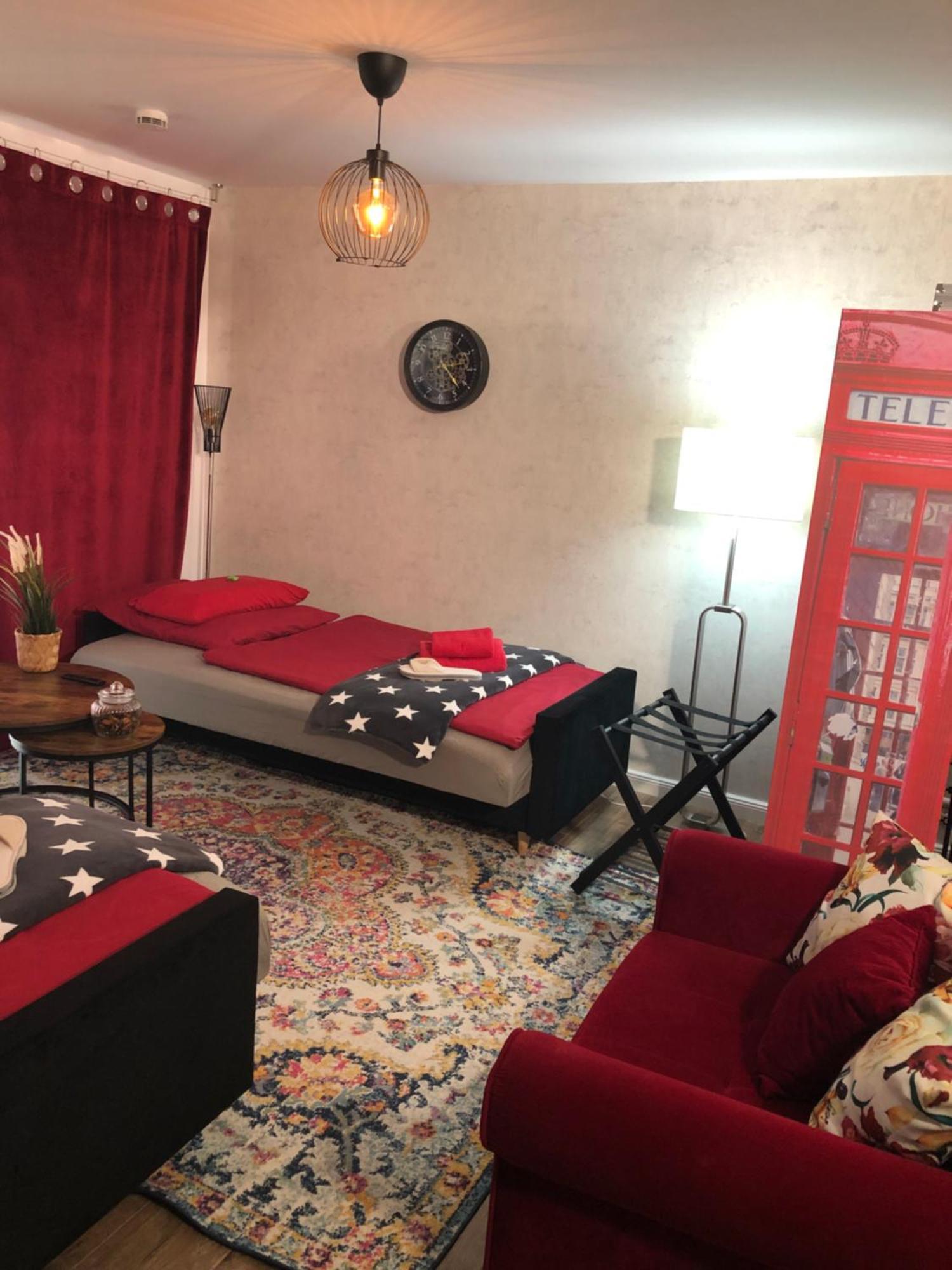 Stylisches Maybach Appartement Mit Terrasse Fuer 5 Personen, 5 Betten, Grosse Kochinsel, Homeoffice Mit 250Mbit Wlan Aidlingen Dış mekan fotoğraf