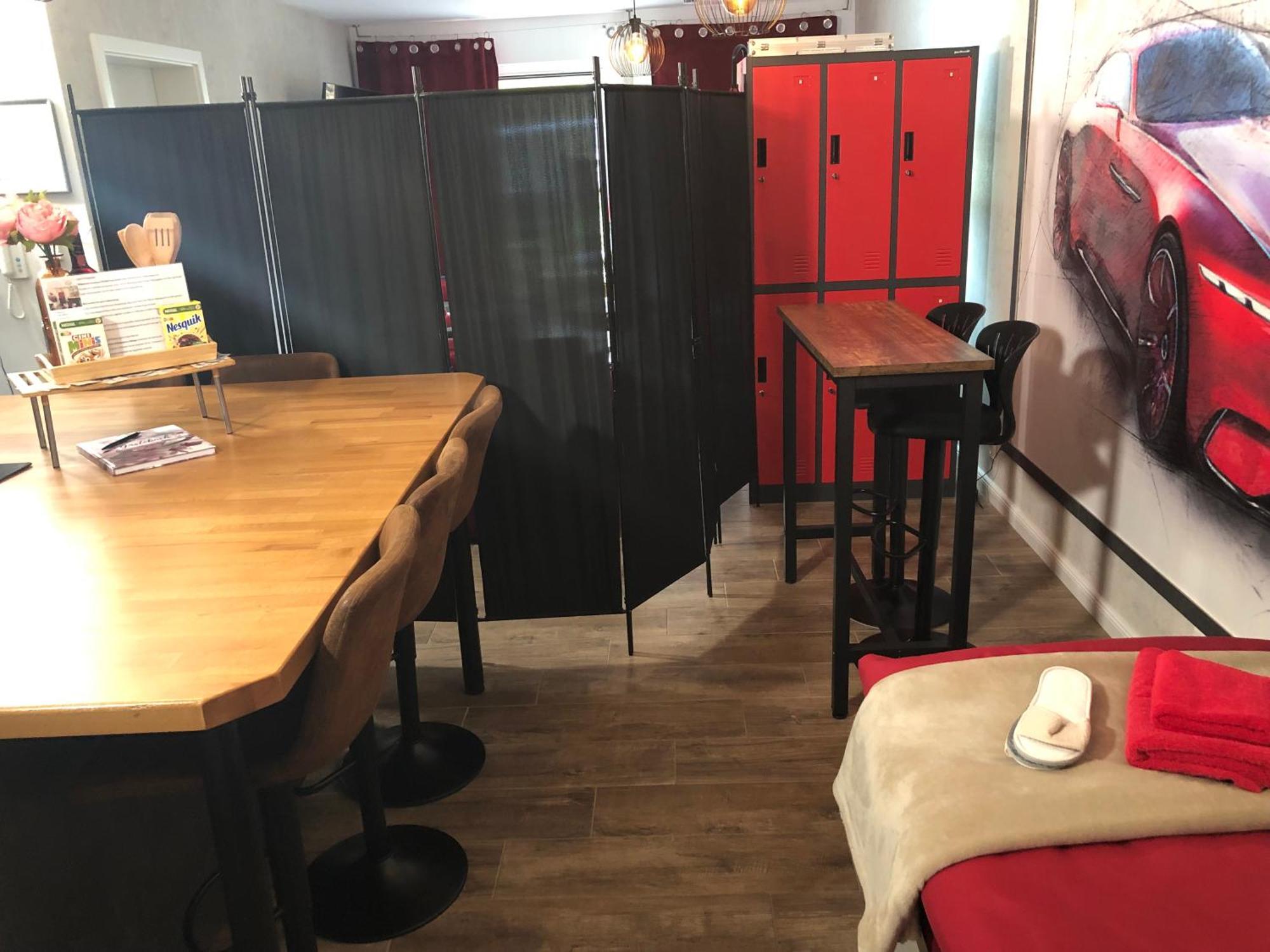 Stylisches Maybach Appartement Mit Terrasse Fuer 5 Personen, 5 Betten, Grosse Kochinsel, Homeoffice Mit 250Mbit Wlan Aidlingen Dış mekan fotoğraf